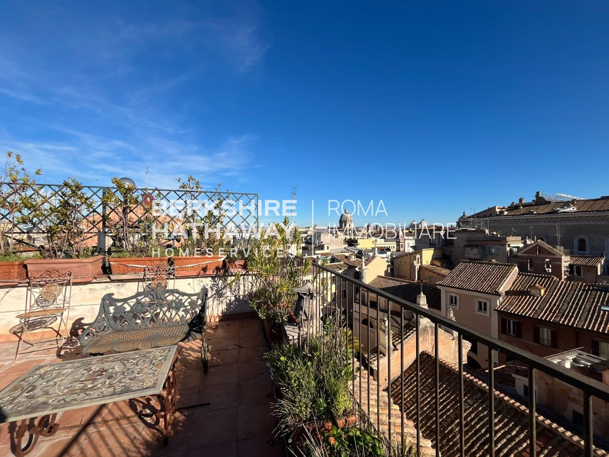 Piazza di Santa Caterina della Rota, fotografia 1 di 10