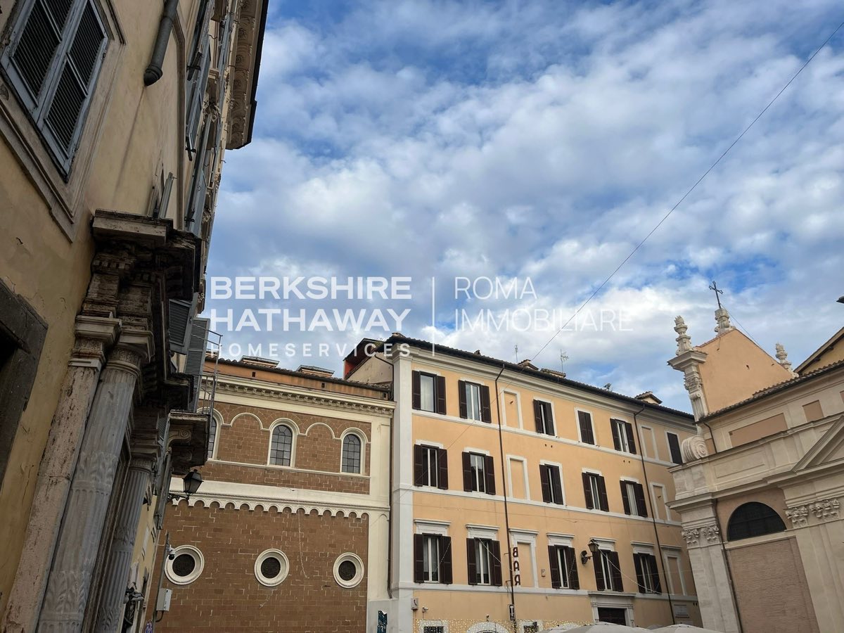 Piazza di Santa Caterina della Rota, fotografia 5 di 10