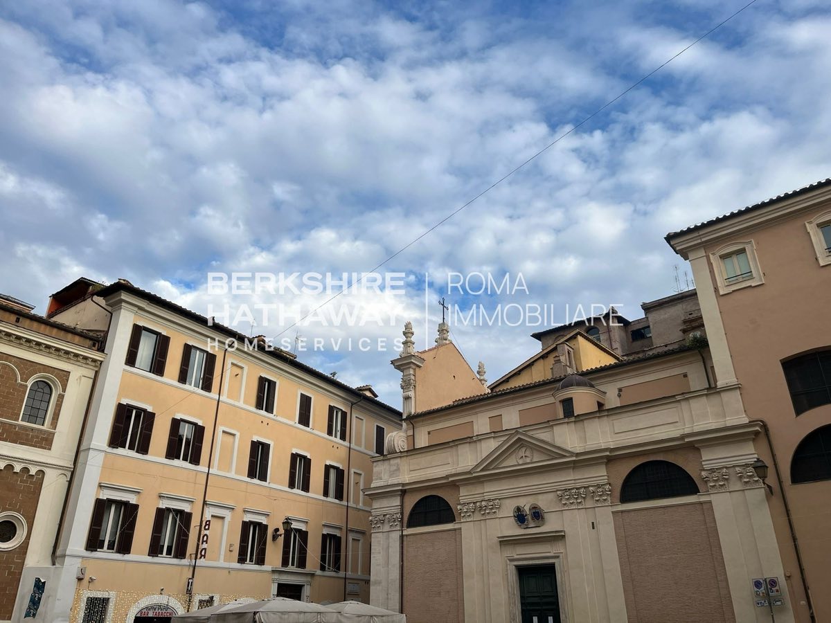 Piazza di Santa Caterina della Rota, fotografia 9 di 10