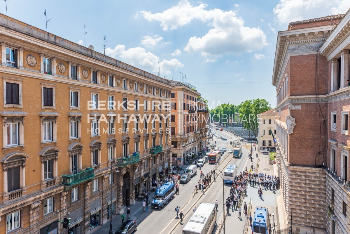 Piazza Benedetto Cairoli, fotografia 6 di 10