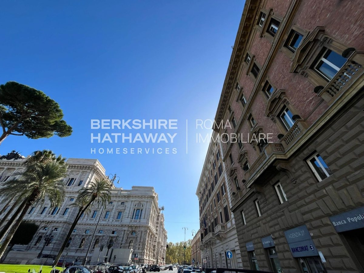 Piazza Cavour, fotografia 7 di 10