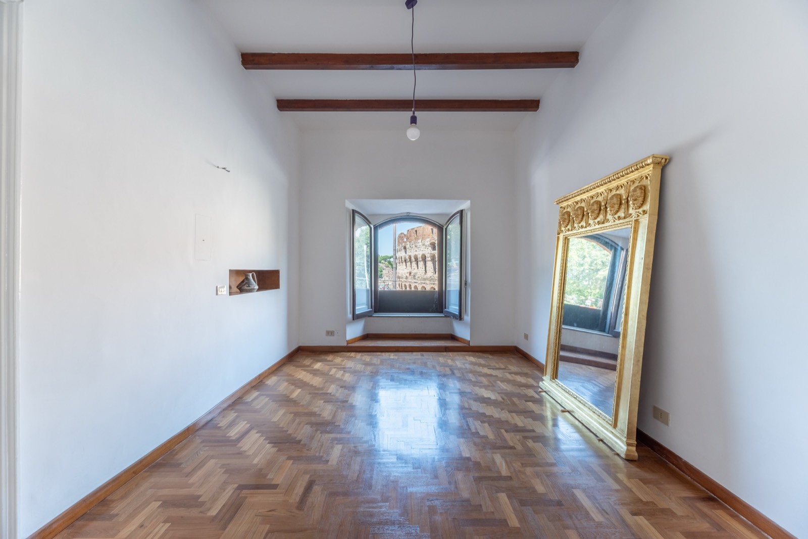 Piazza del Colosseo, fotografia 9 di 31