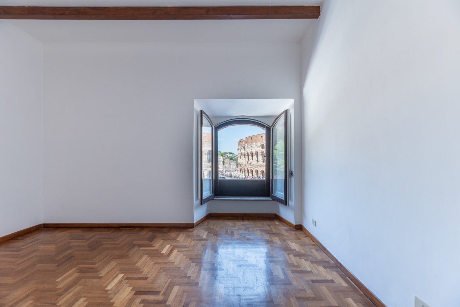 Piazza del Colosseo, fotografia 13 di 31