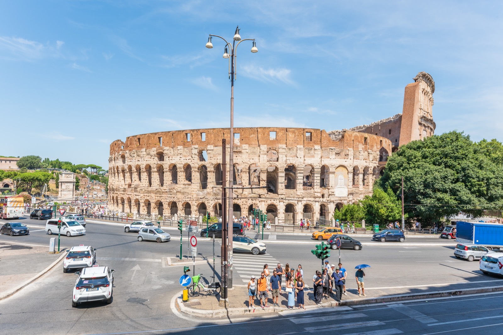 Piazza del Colosseo, fotografia 30 di 31