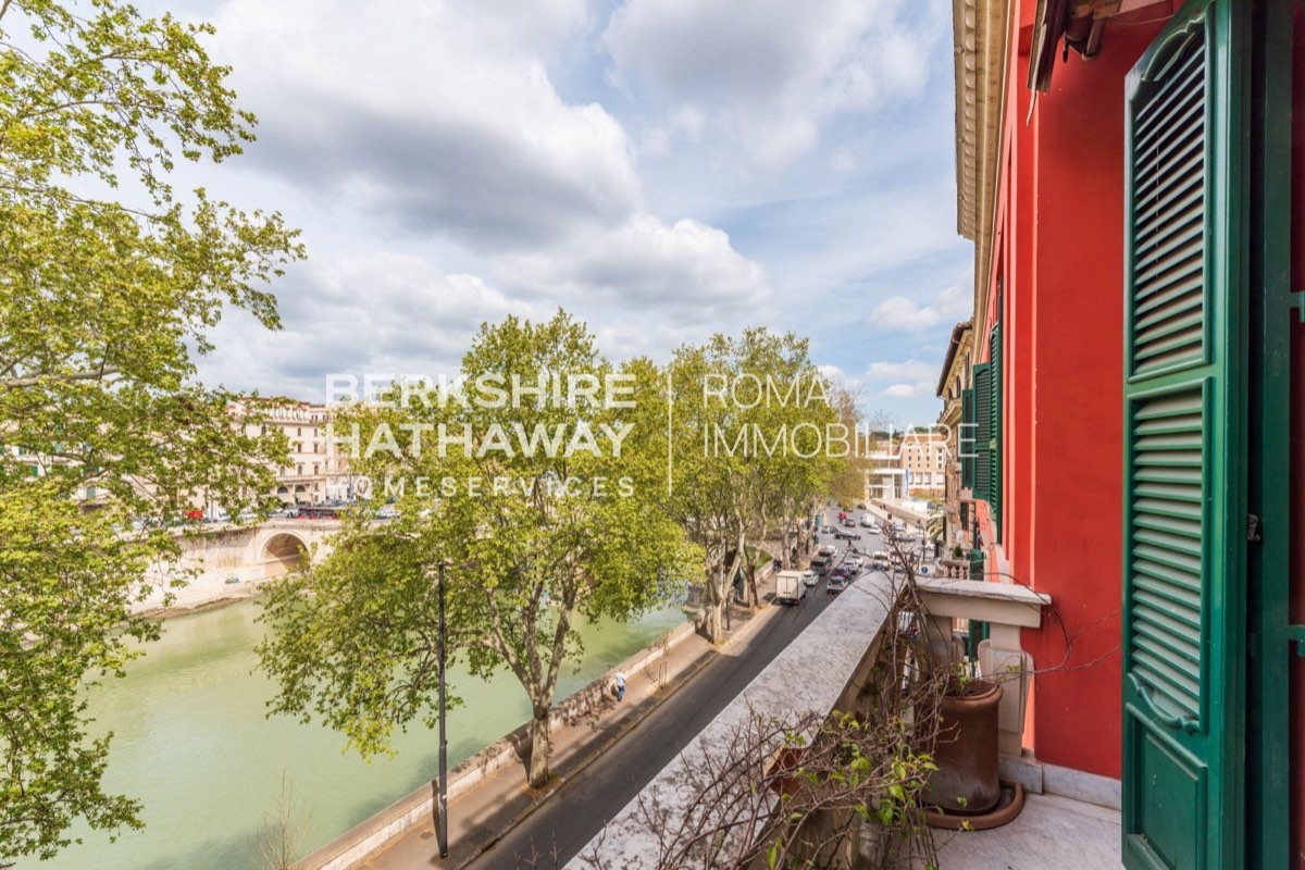 Lungotevere Marzio